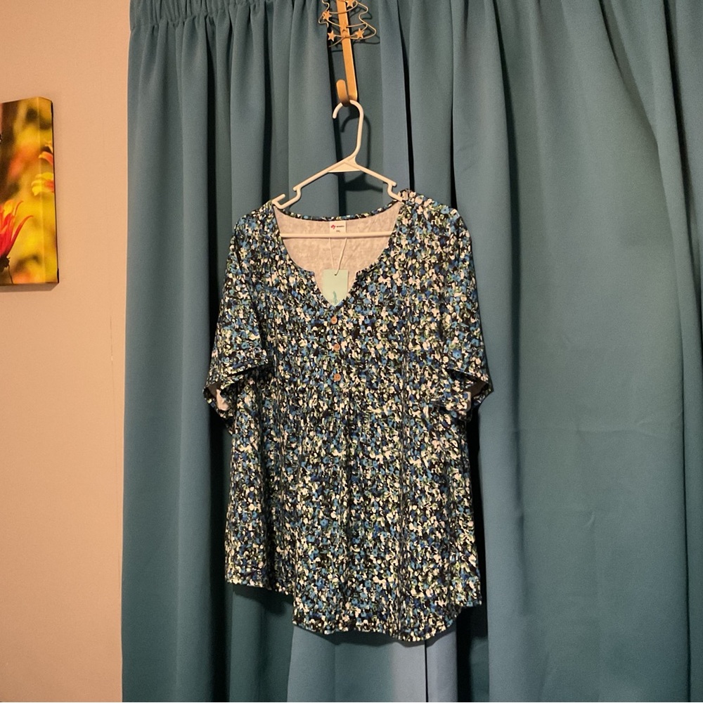 Women’s Blue Floral Short-Sleeve Blouse